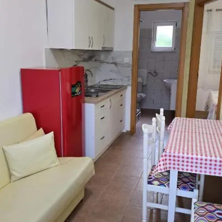 Gogi - One Bedroom A6 * Τρογκίρ