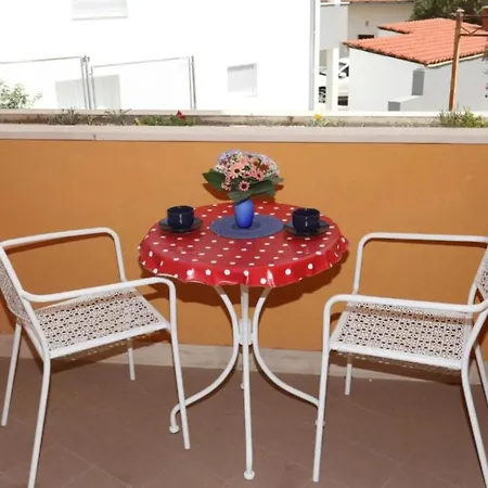 Gogi - One Bedroom A6 Lejlighed *